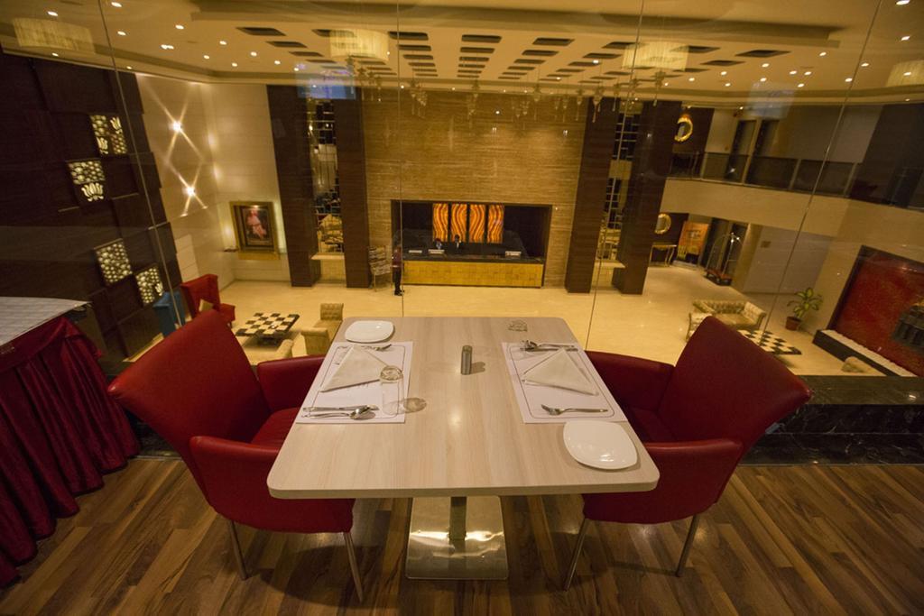 Hotel Anjushree Ujjain Zewnętrze zdjęcie