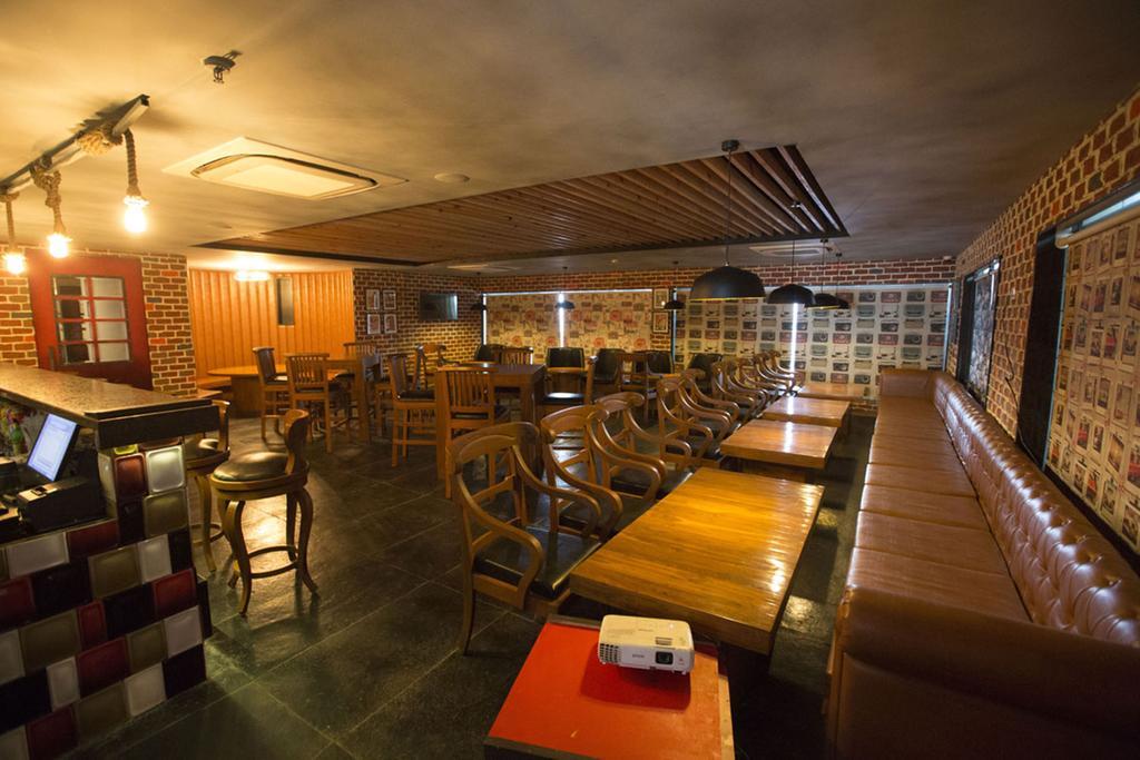 Hotel Anjushree Ujjain Zewnętrze zdjęcie