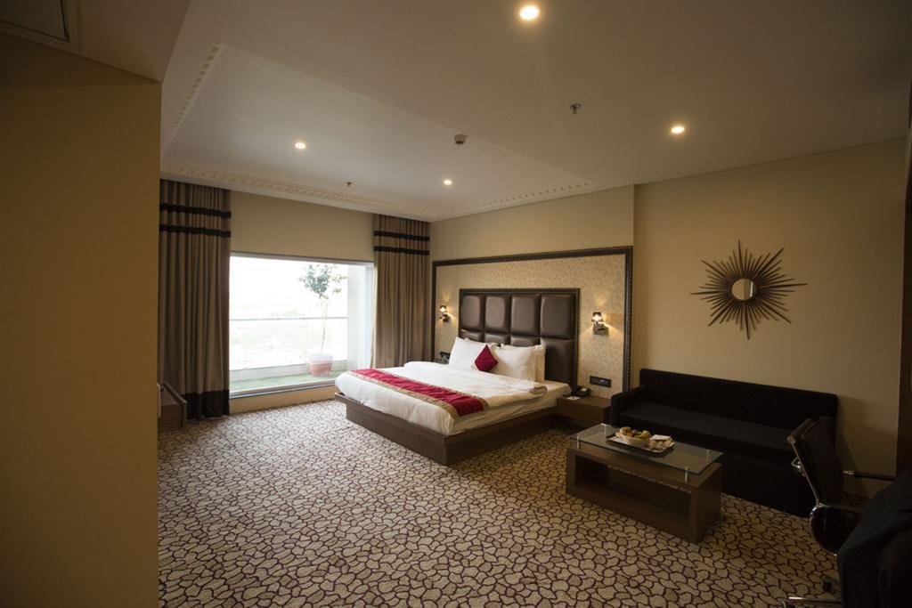 Hotel Anjushree Ujjain Zewnętrze zdjęcie